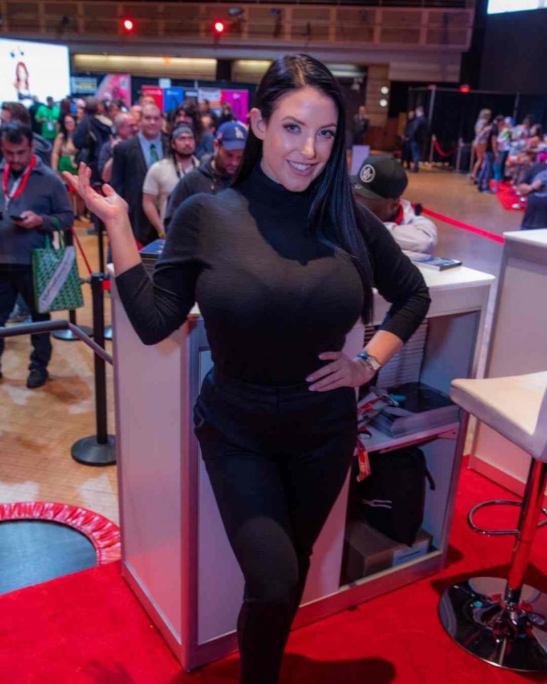 Angela White Bio, Wiki, Age, Height, Figure, Net Worth