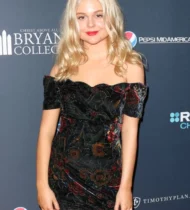 Emily Alyn Lind Bio, Wiki, Age, Height, Figure, Net Worth & More